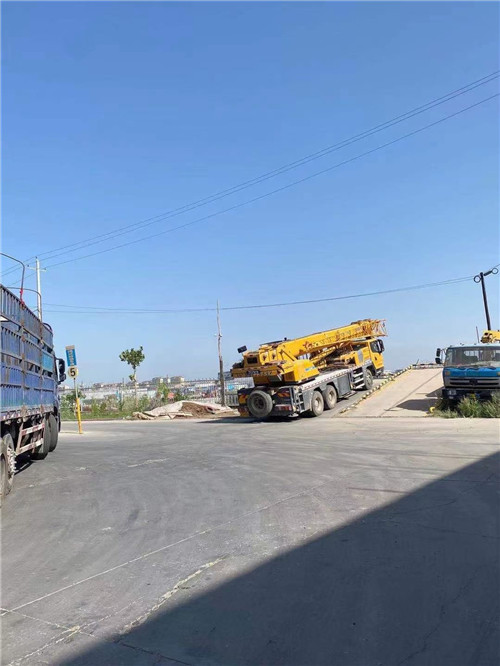 民和25吨吊车的租赁价格大概是多少？